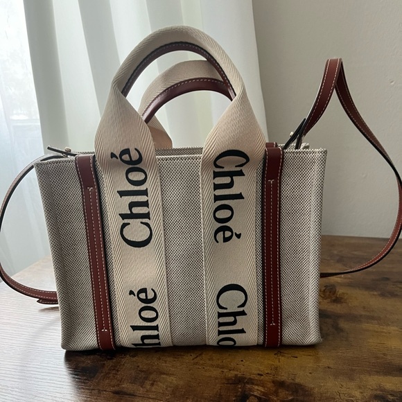 Like new Chloe small woody Tote - Picture 2 of 15
